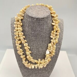 Vintage 80s Cream Shell Lei Strand Necklace Boho Classic Fashion Women's Jewelry